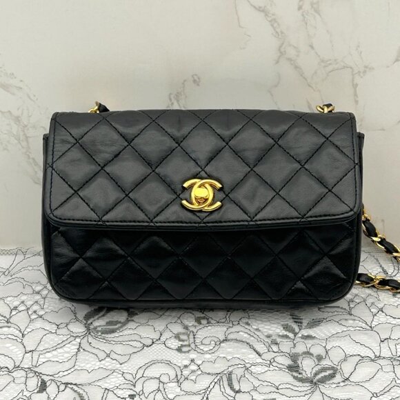 CHANEL Vintage Classic Single Flap Quilted Lambskin Chain Bag Black - Picture 2 of 16